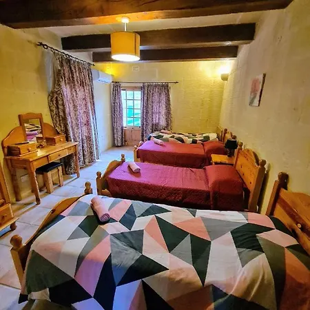 Tas-summiena Farmhouse Holiday home